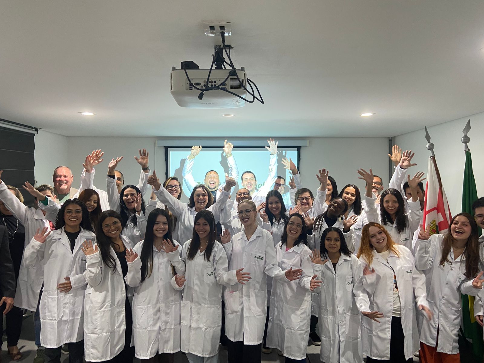 Conheça a terceira turma de Graduação em Medicina Veterinária da Faculdade Qualittas! Cerimônia de jaleco marca início da jornada. Vestibular 2026 aberto – inscreva-se agora!